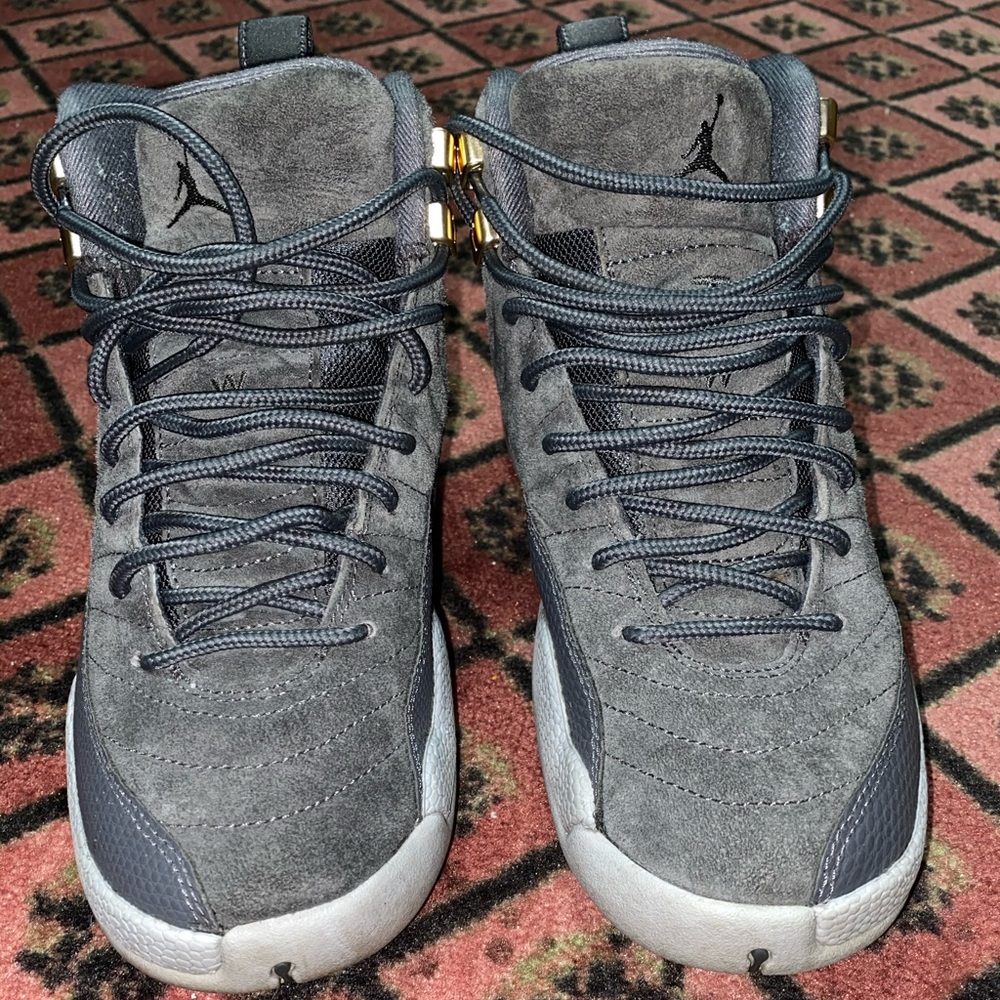 Wolf grey jordan 12s